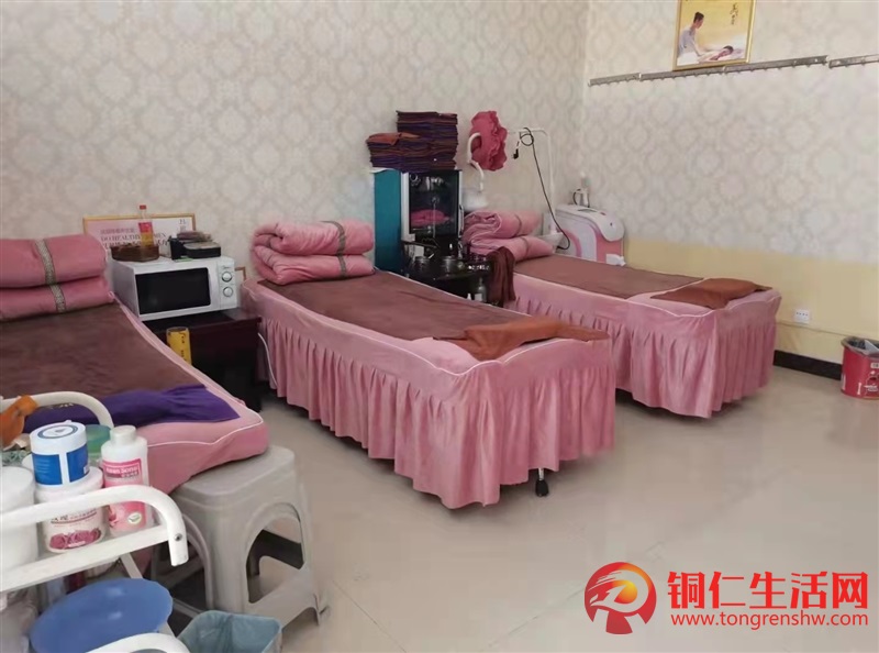 美容院轉(zhuǎn)讓?zhuān)驮捶€(wěn)定，接手即可經(jīng)營(yíng)??！